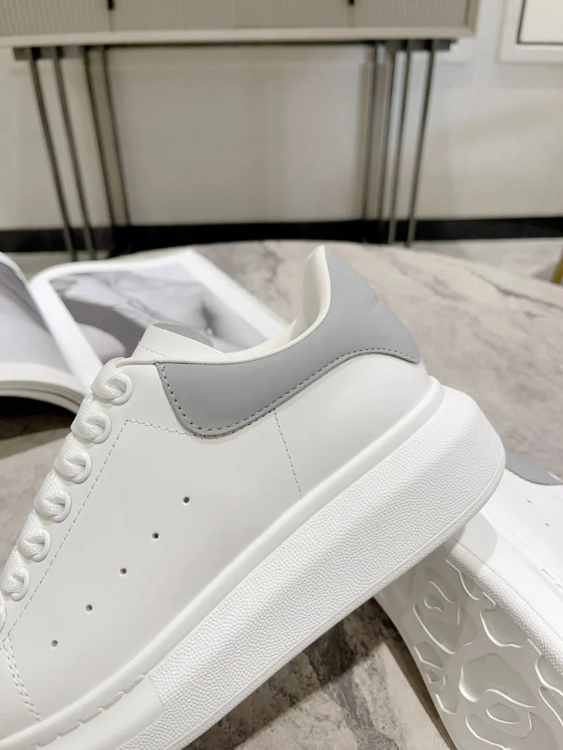 Alexander Mcqueen Low Shoes Flexible 16421