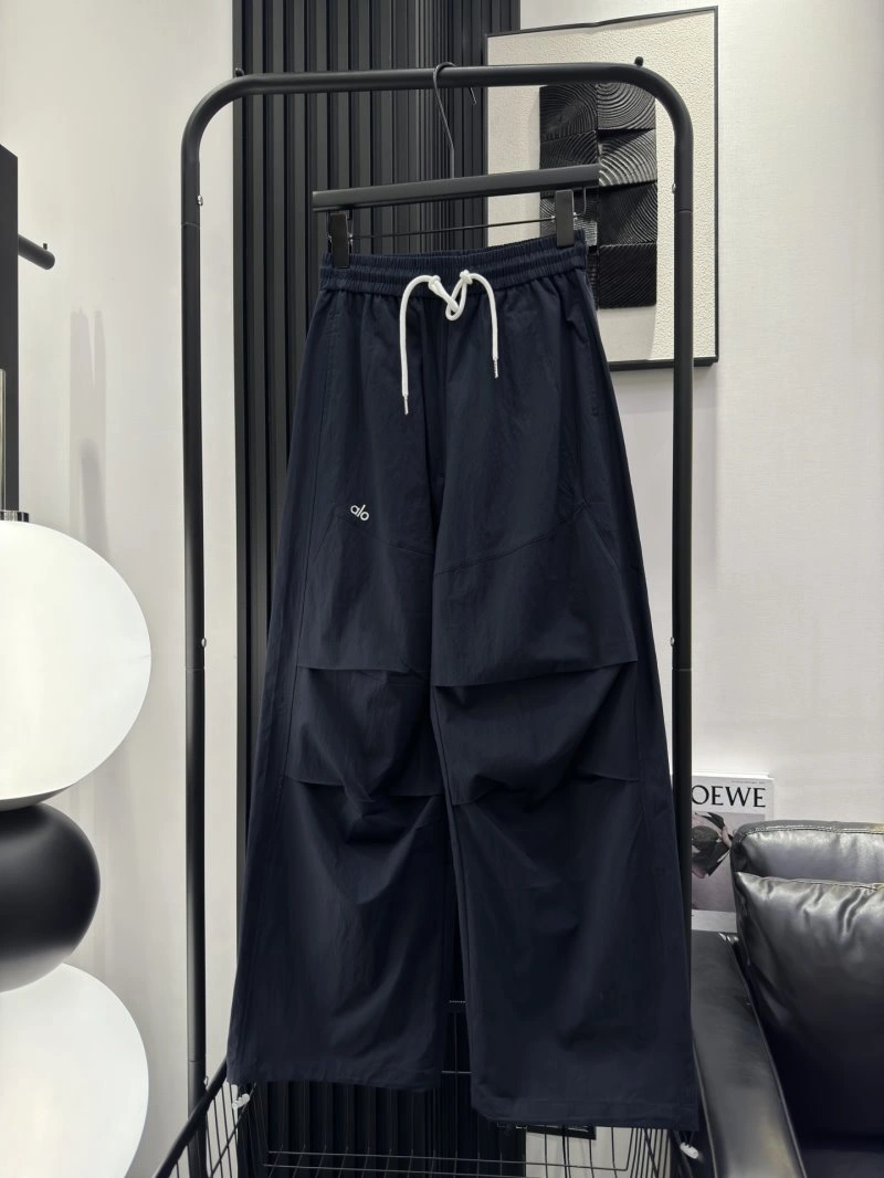 Trendsetting Alo Long Pants 155109