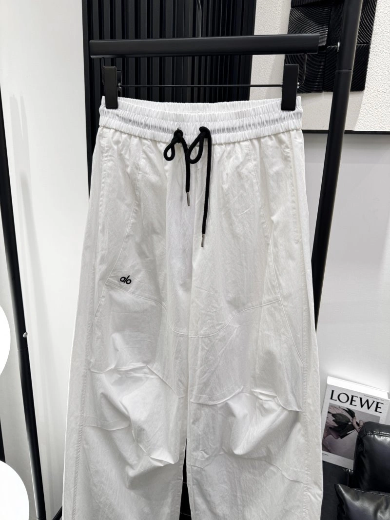 Trendsetting Alo Long Pants 155109