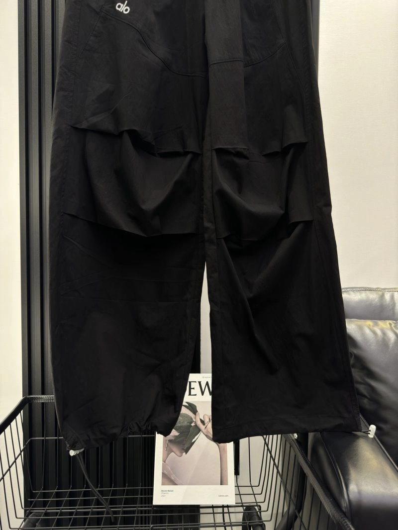 Trendsetting Alo Long Pants 155109