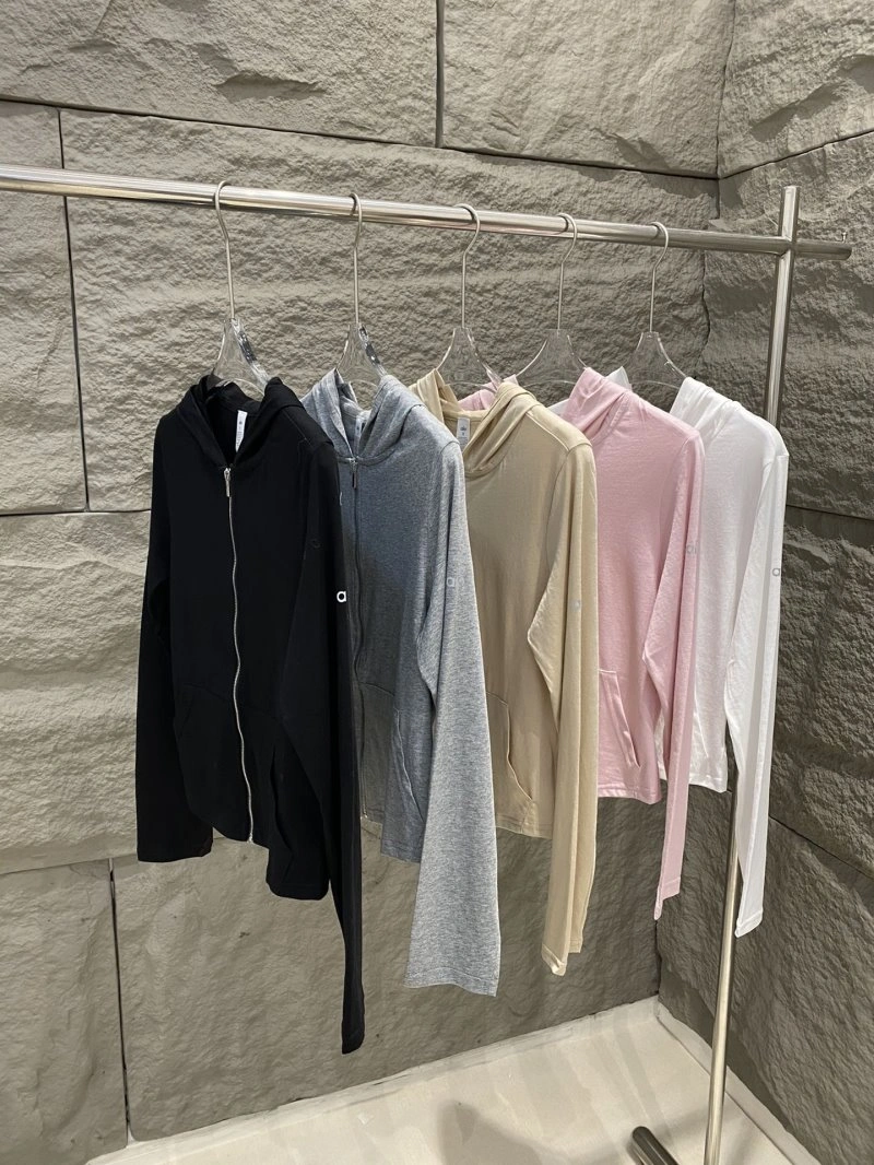 Contemporary Alo Outwear 152423
