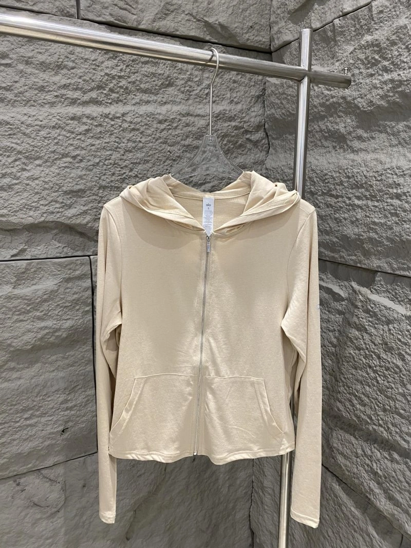 Contemporary Alo Outwear 152423