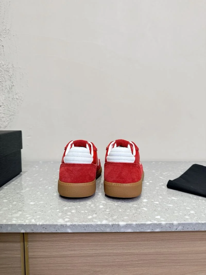 Seasonal Alo Shoes 13154