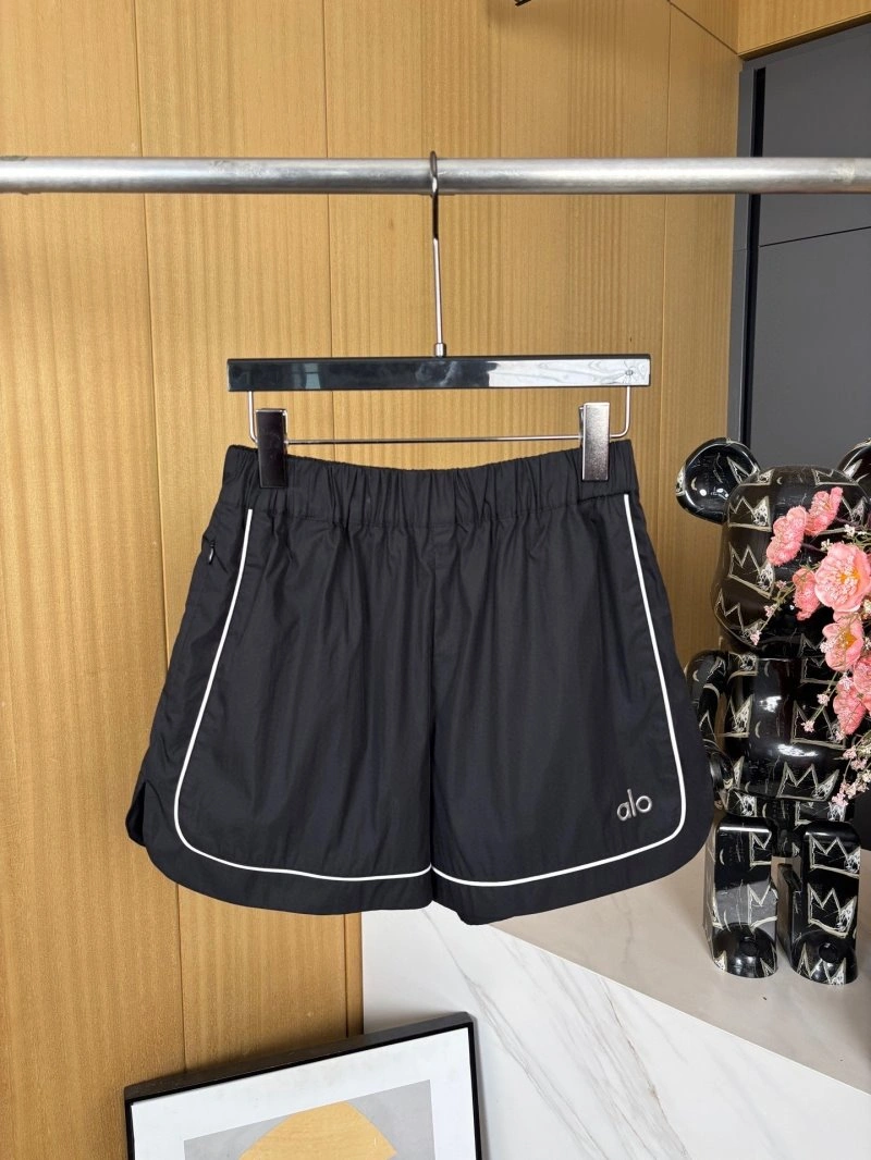 Alo Short Pants Timeless 150071