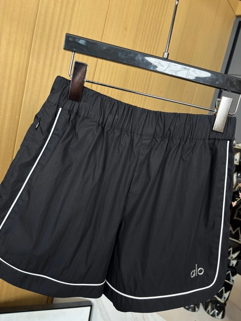 Alo Short Pants Timeless 150071