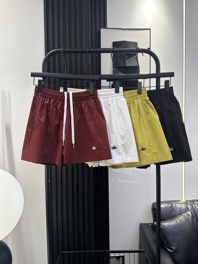 Versatile Alo Short Pants 150083
