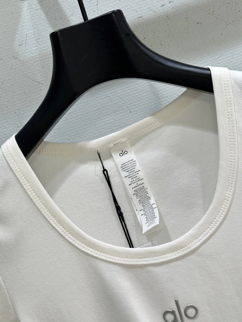Alo T-Shirts Effortless 157135