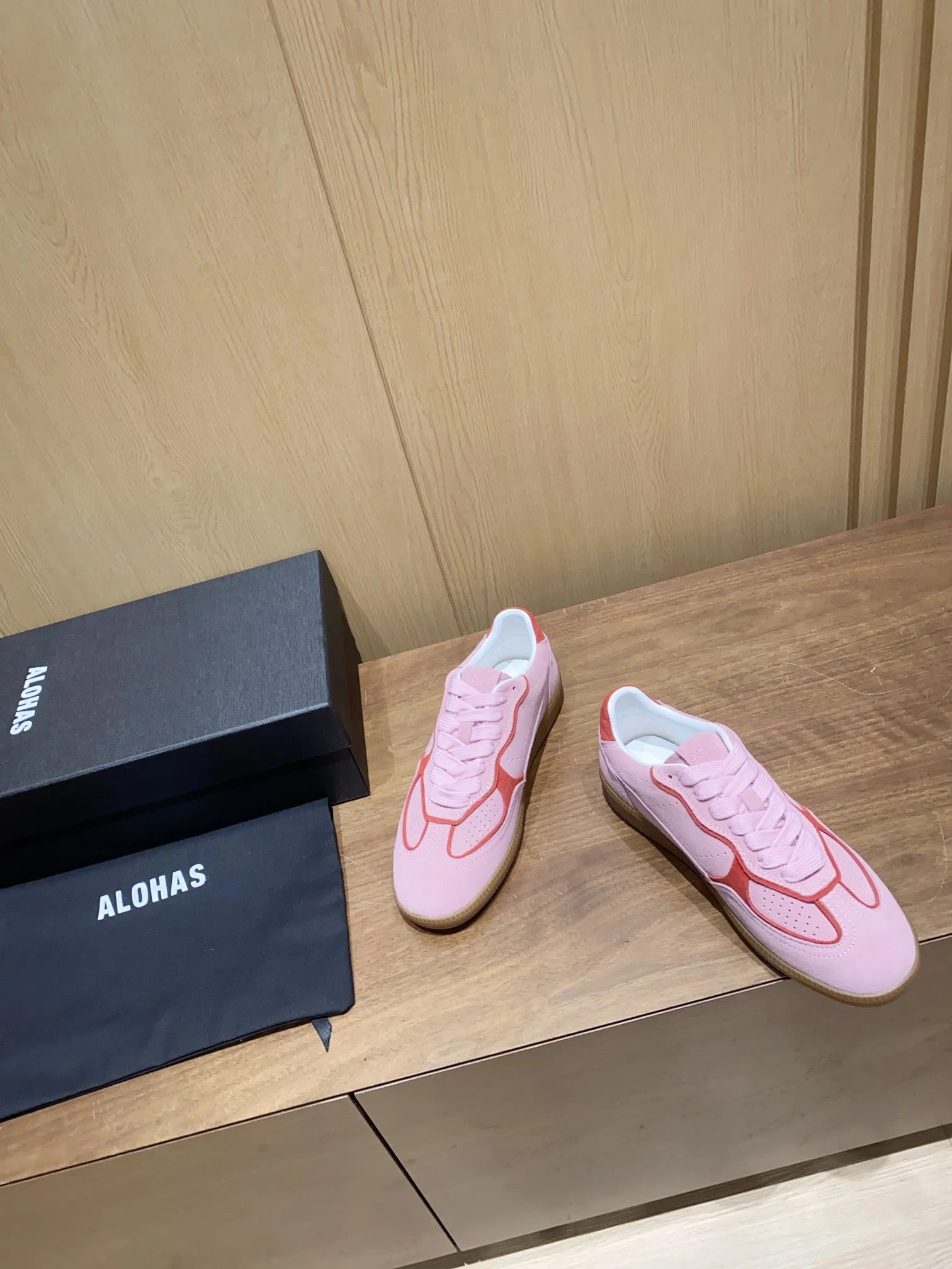 Alohas Shoes SportInspired 8483