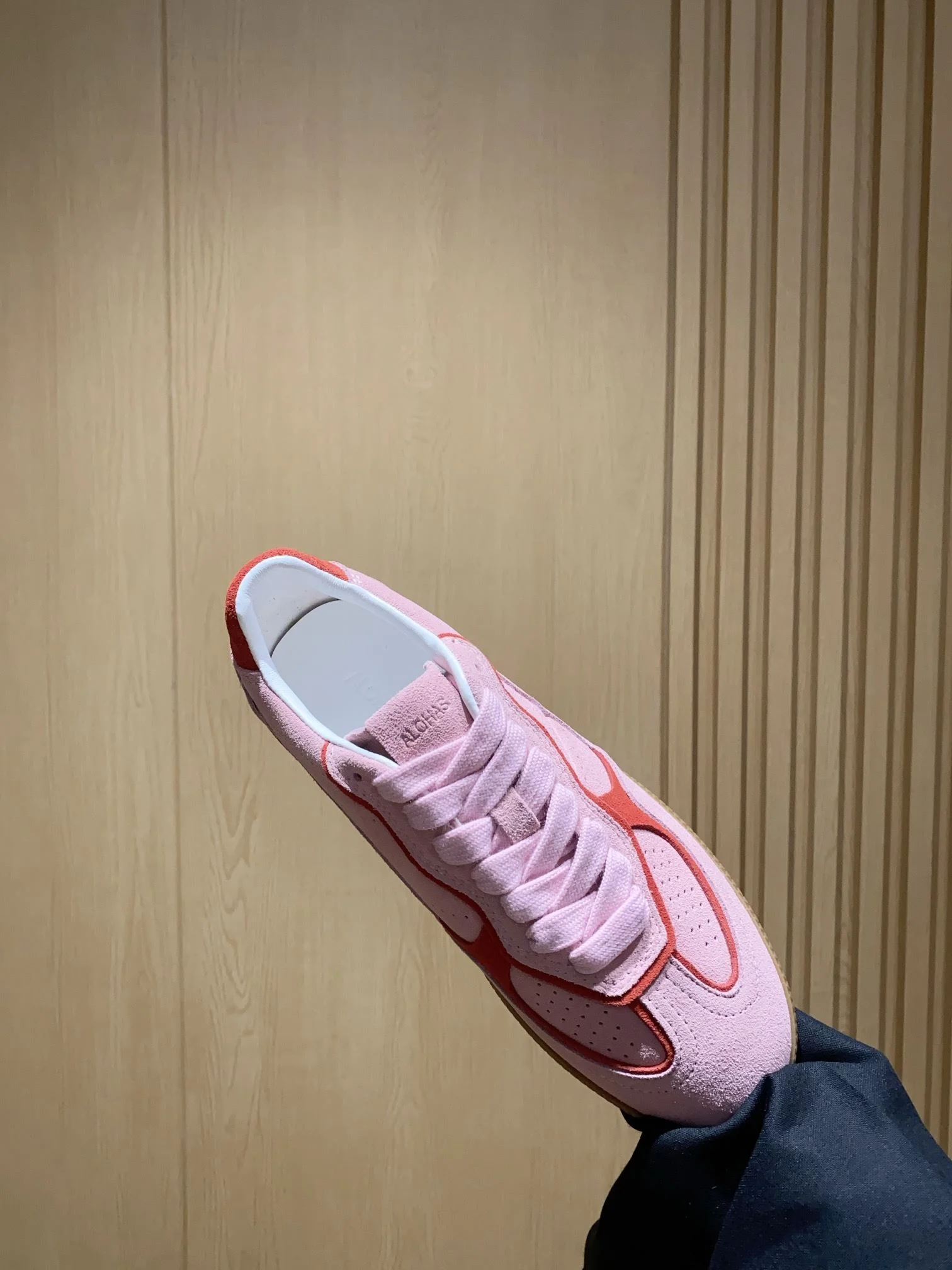 Alohas Shoes SportInspired 8483