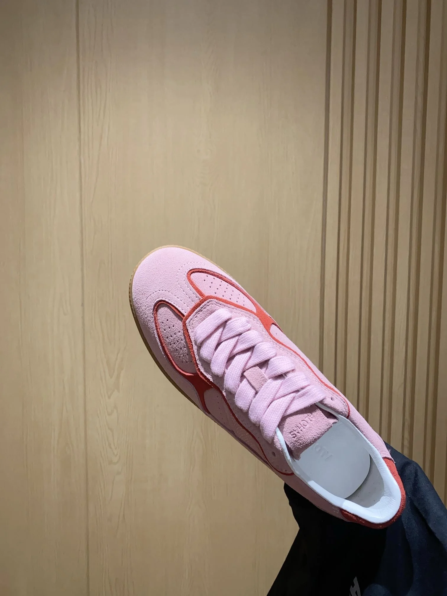 Alohas Shoes SportInspired 8483