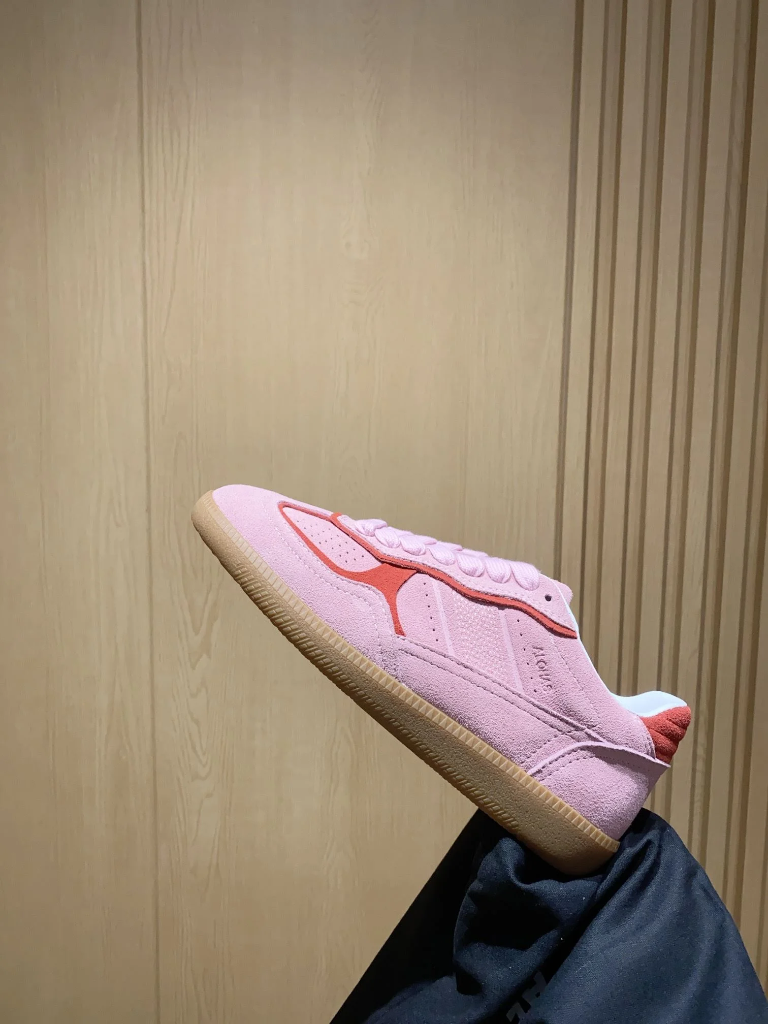 Alohas Shoes SportInspired 8483