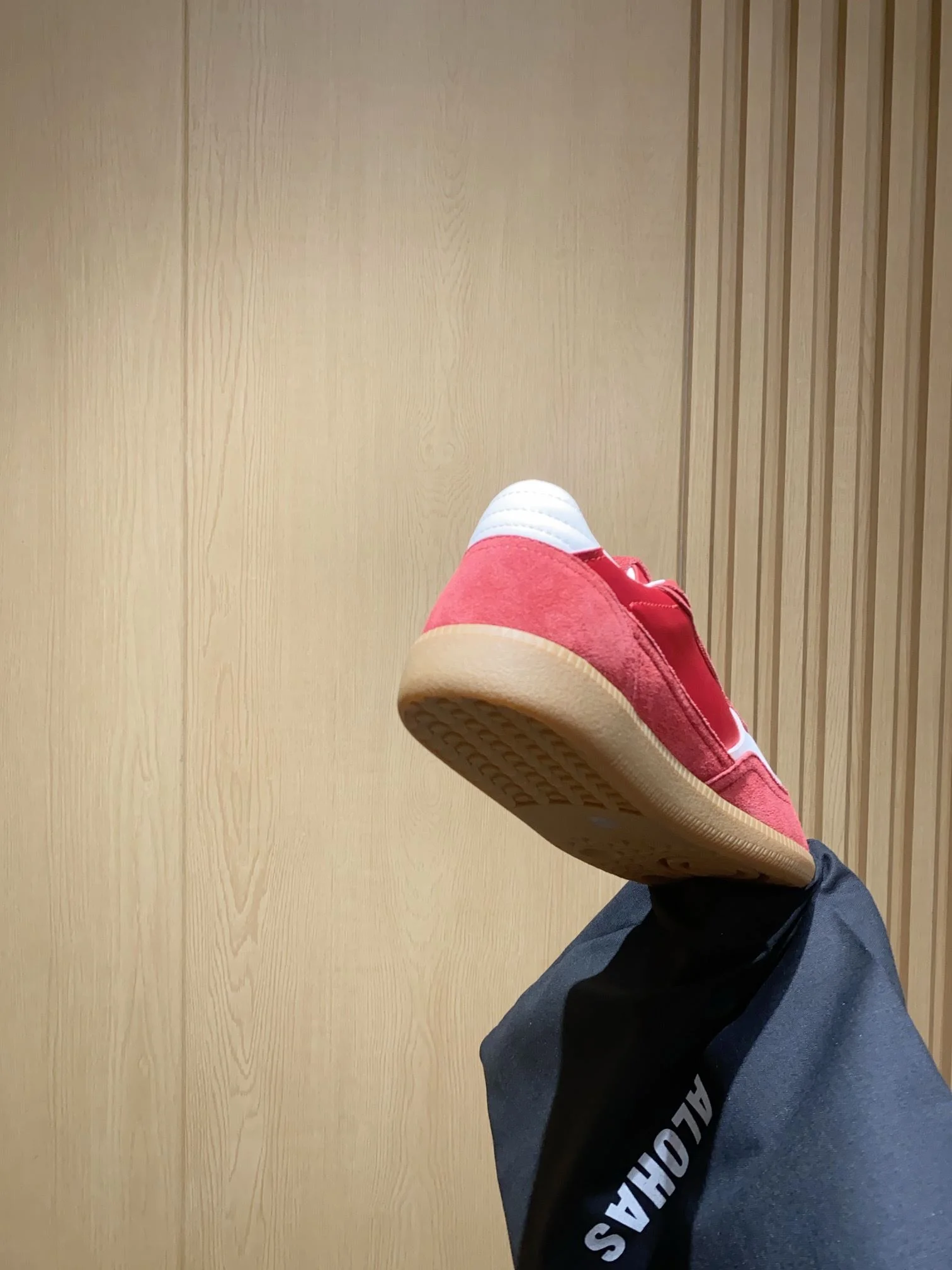 Attractive Alohas Shoes 8480