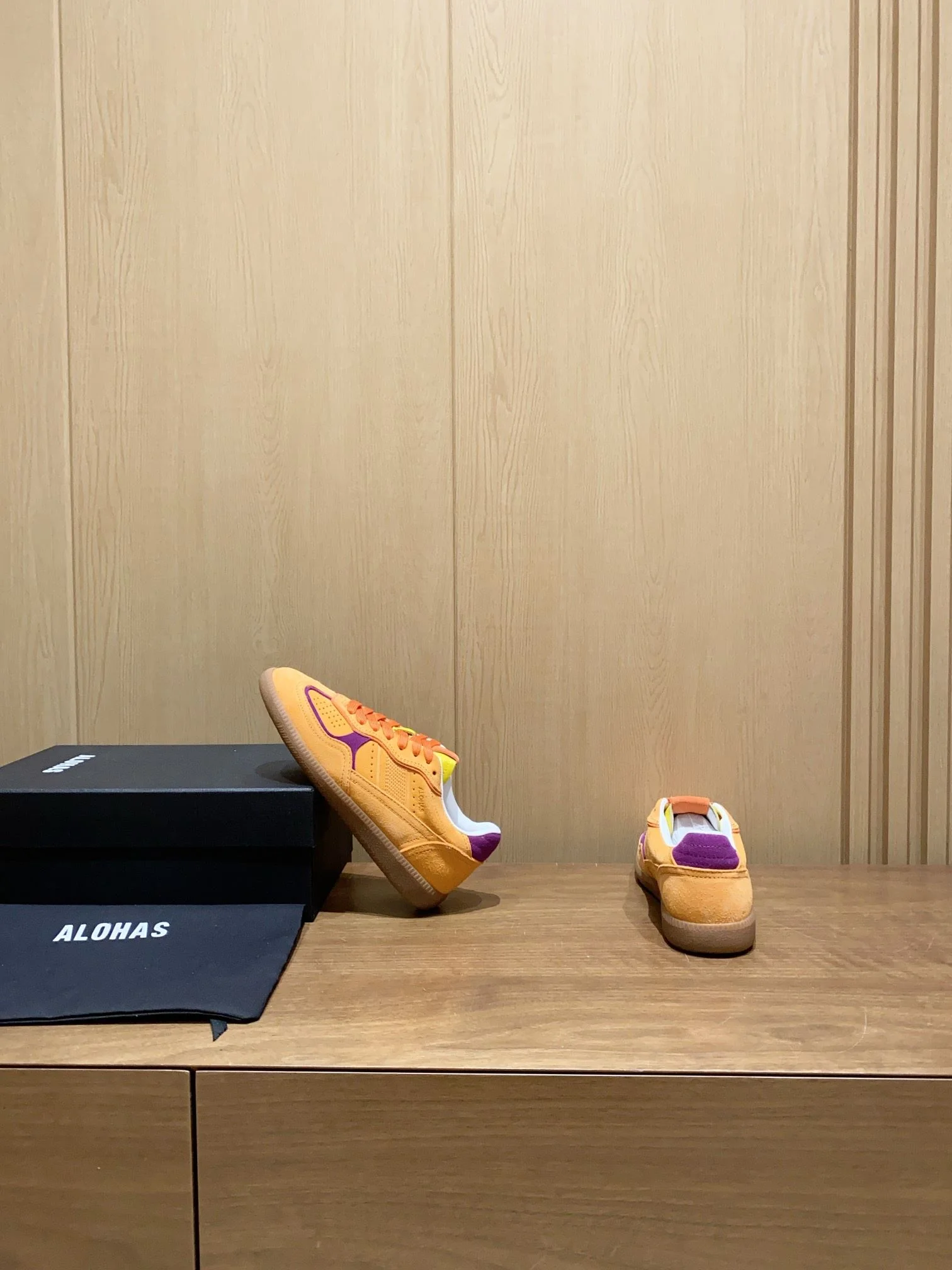 Alohas Shoes EyeCatching 8455