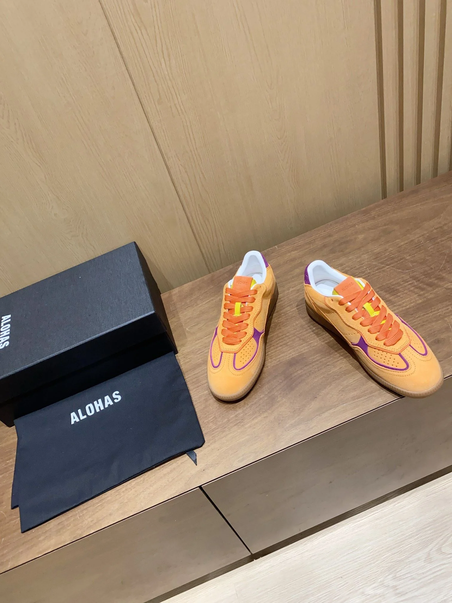 Alohas Shoes EyeCatching 8455