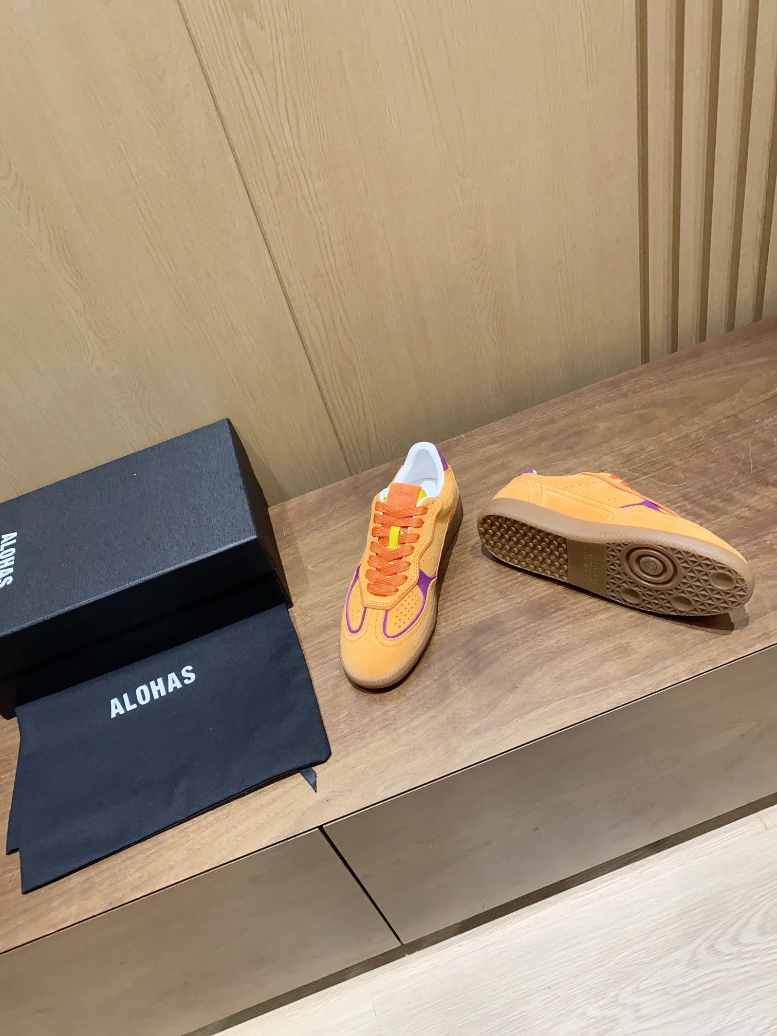 Alohas Shoes EyeCatching 8455