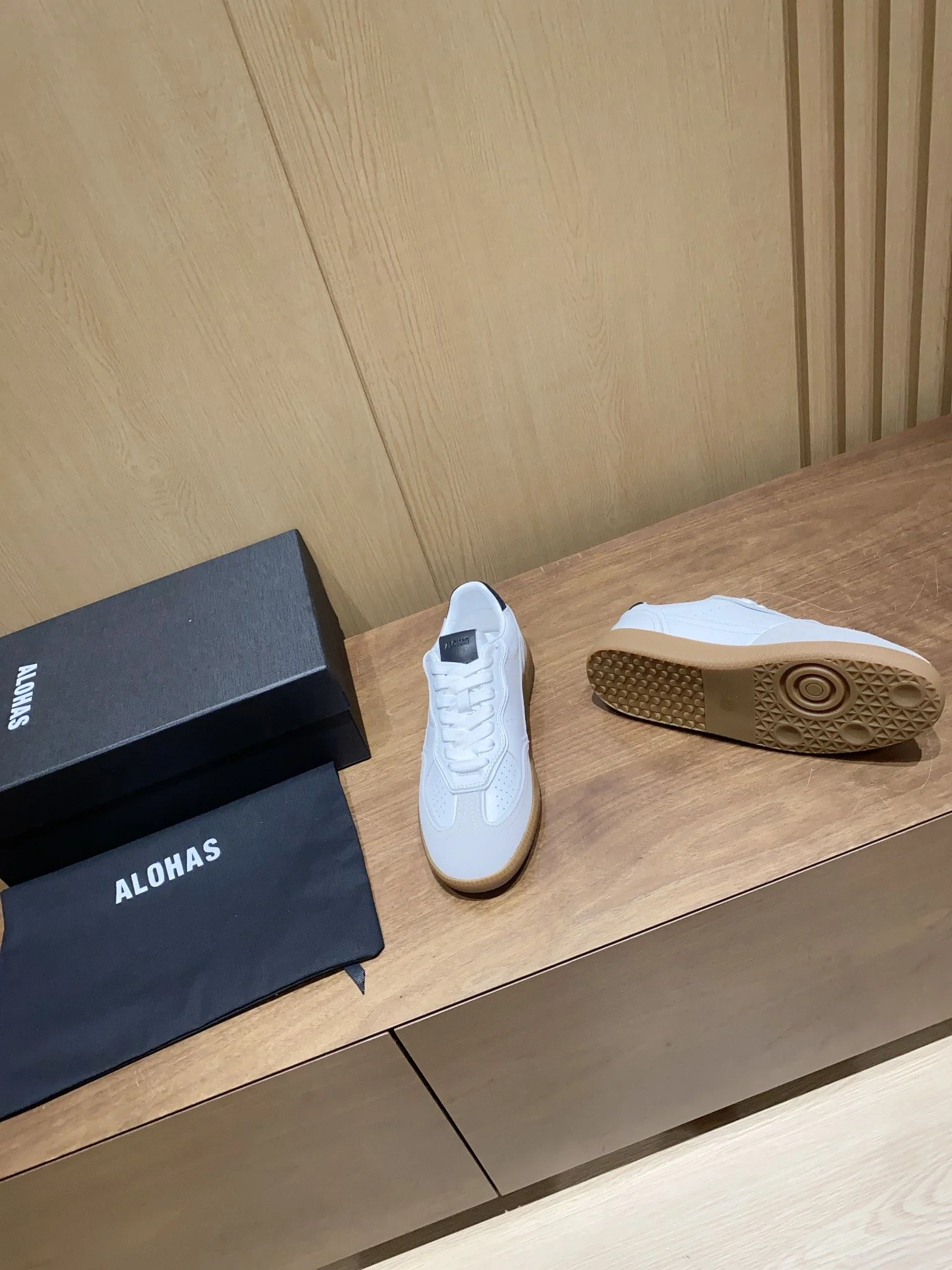 Alohas Shoes Practical 8522