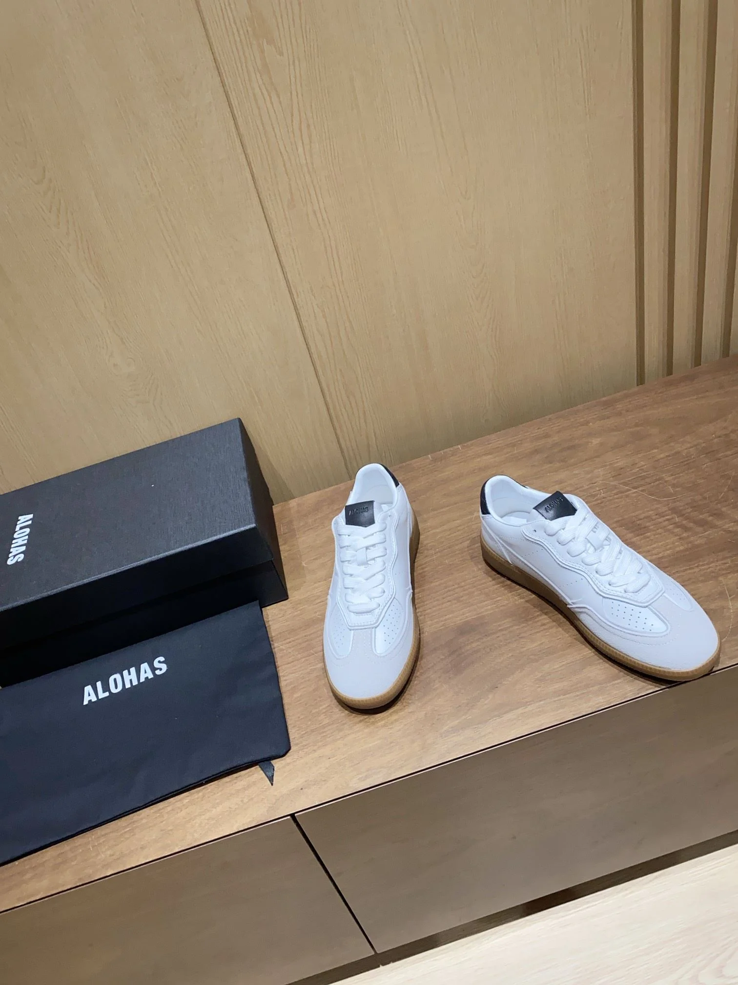 Alohas Shoes Practical 8522