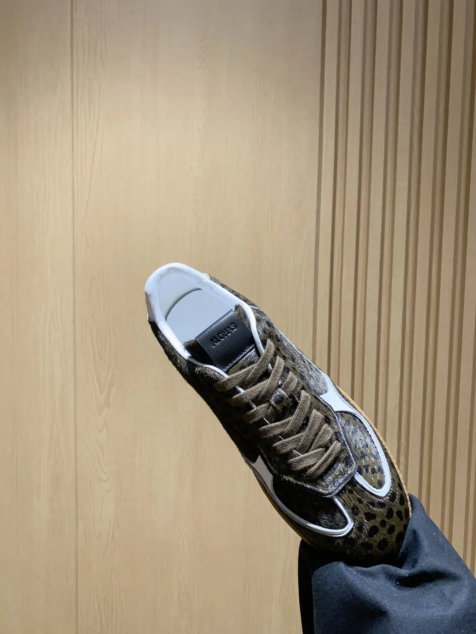 Alohas Shoes Neat 8457