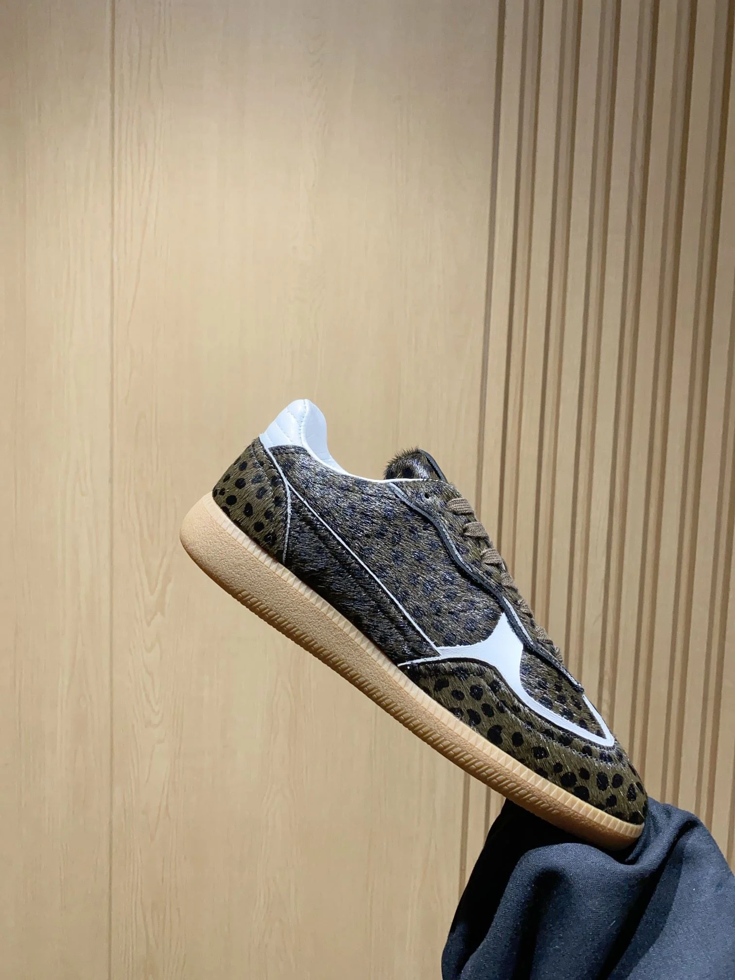 Alohas Shoes Neat 8457