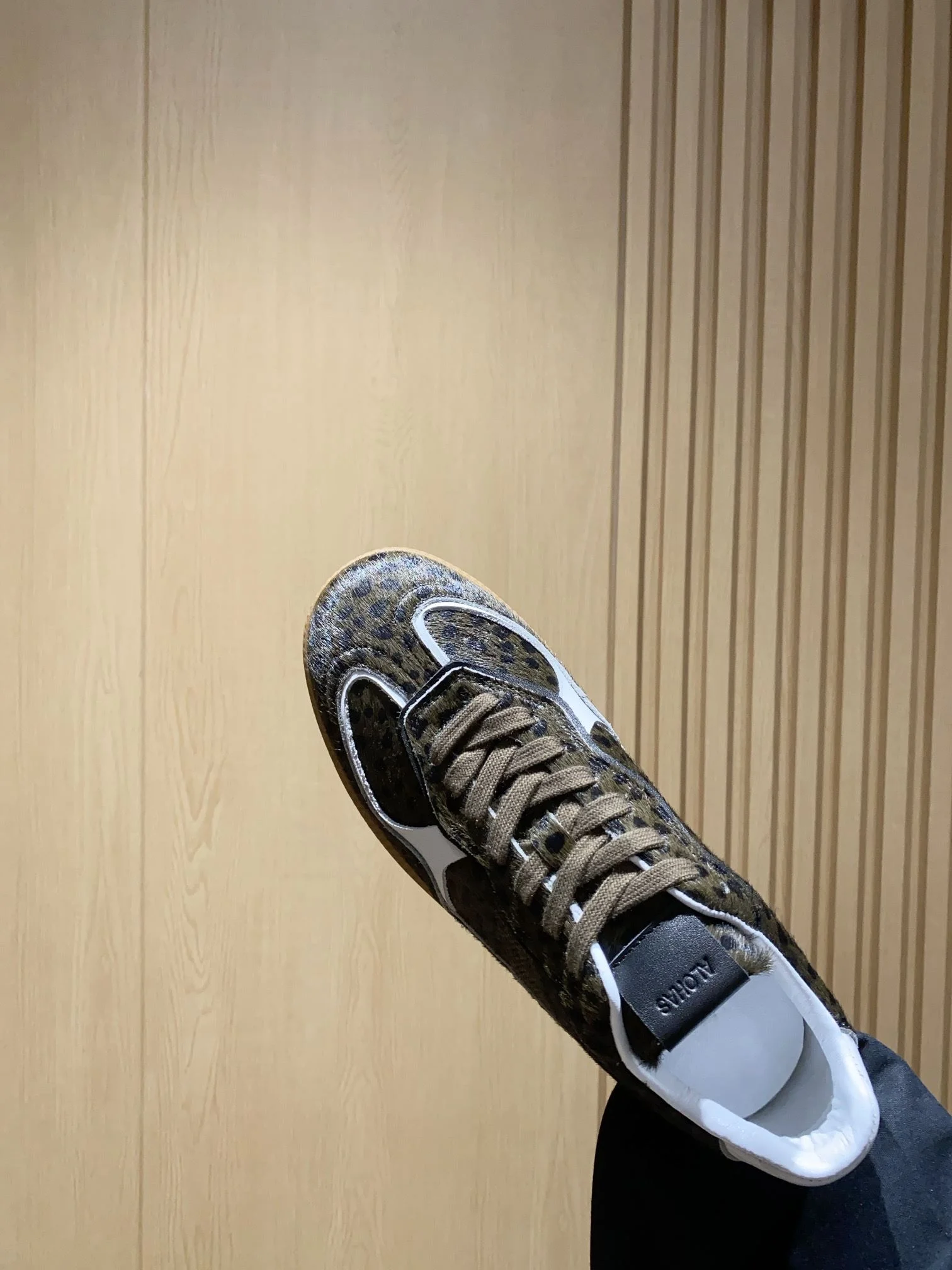 Alohas Shoes Neat 8457