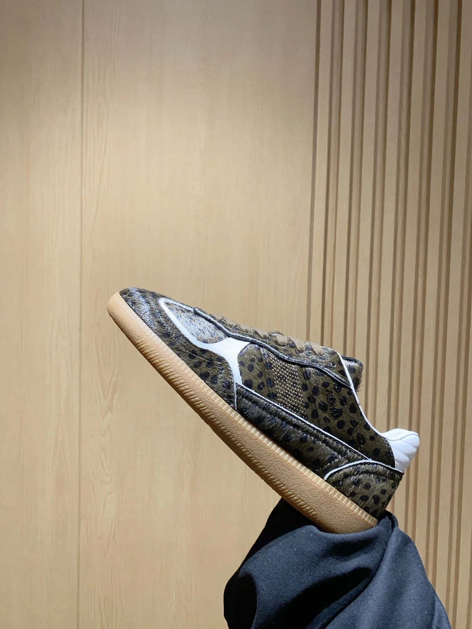 Alohas Shoes Neat 8457