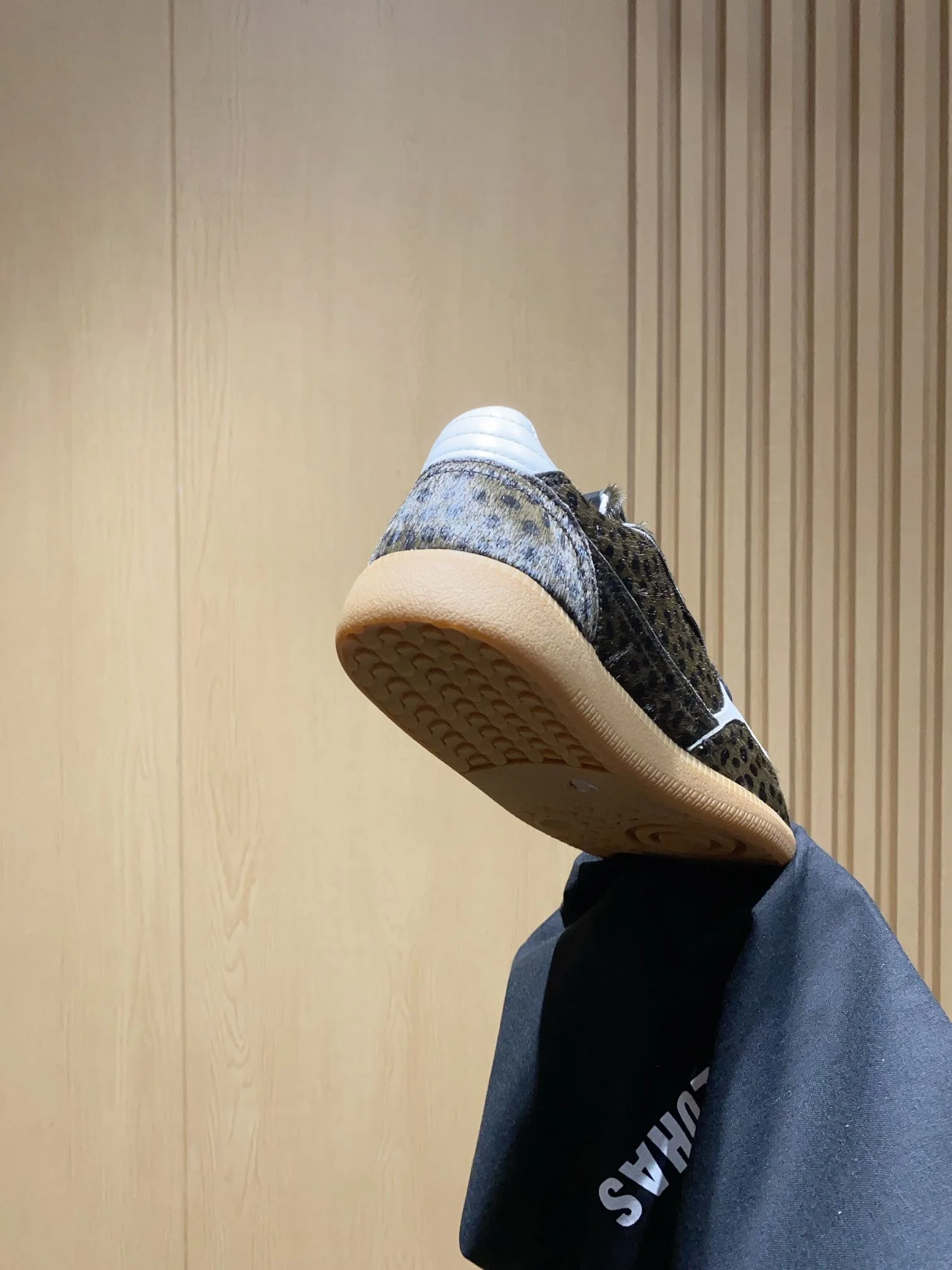 Alohas Shoes Neat 8457