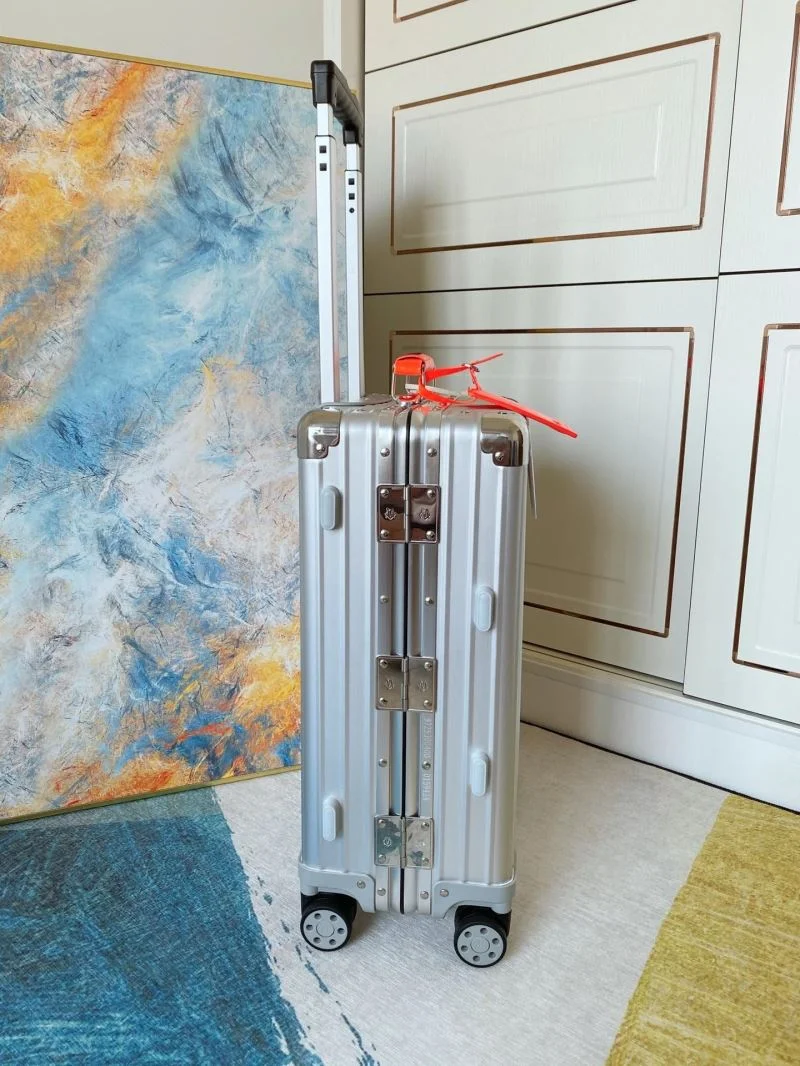 Thermal Ambush x Rimowa Suitcase 37569