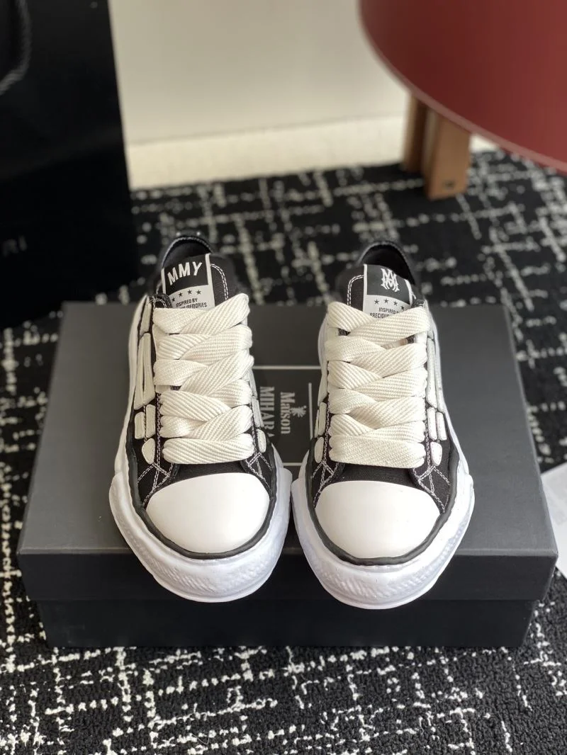Trendsetting Amiri Shoes 13049
