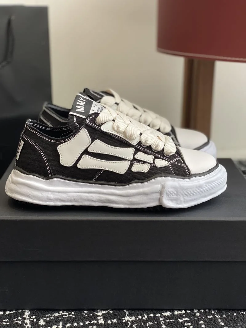 Trendsetting Amiri Shoes 13049