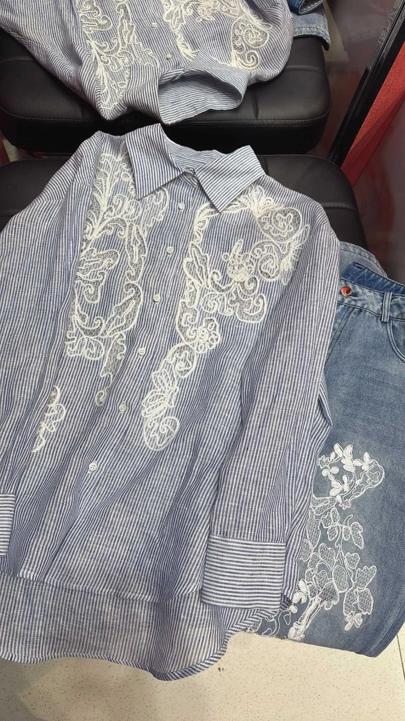 UrbanChic Ann Andelman Shirts 155027