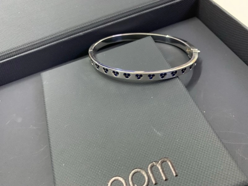MoistureWicking Apm Bracelets 214826