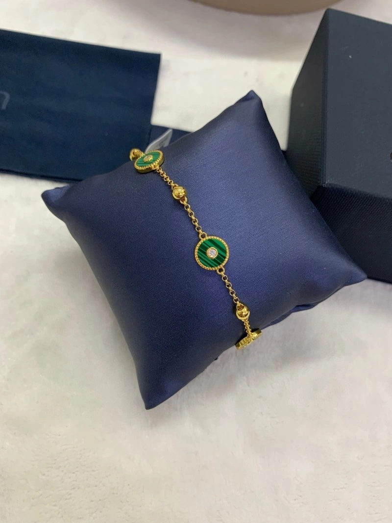 Reliable Apm Bracelets 214729