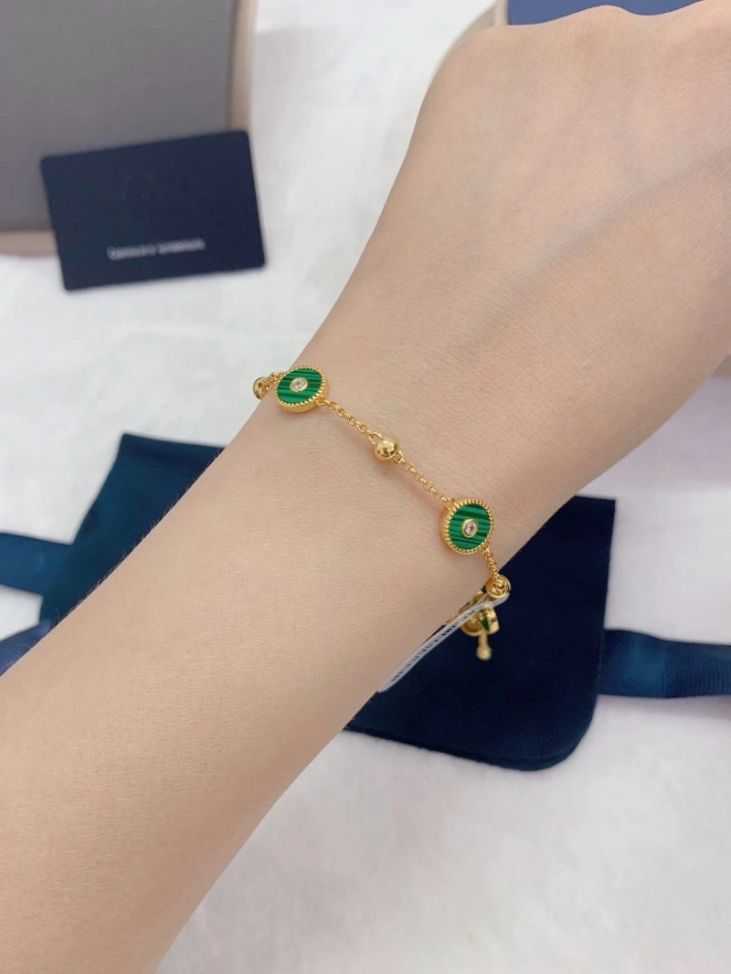 Reliable Apm Bracelets 214729