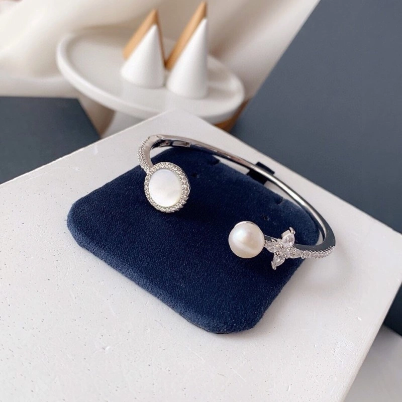 Stylish Apm Bracelets 214727