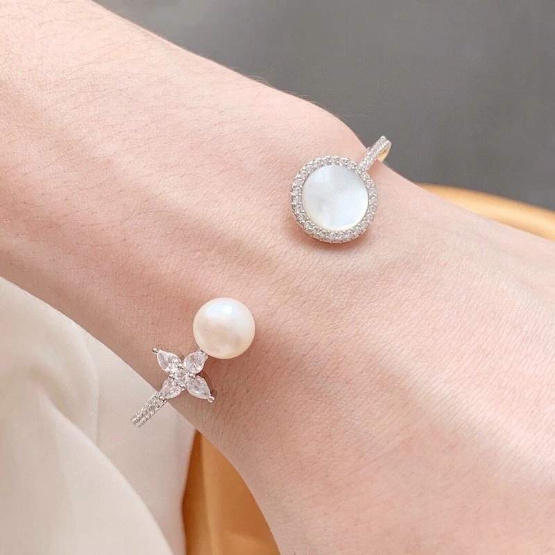 Stylish Apm Bracelets 214727