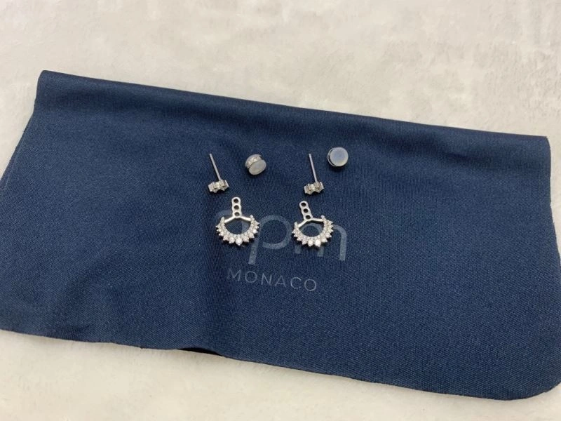 Apm Earrings Snug 215310