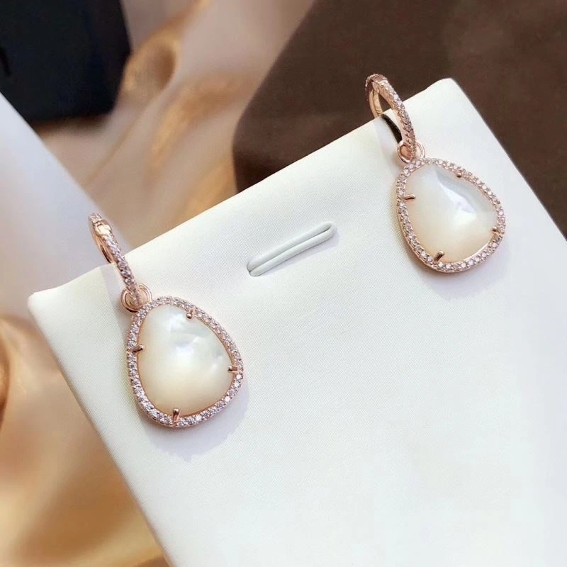 Apm Earrings Resilient 215257
