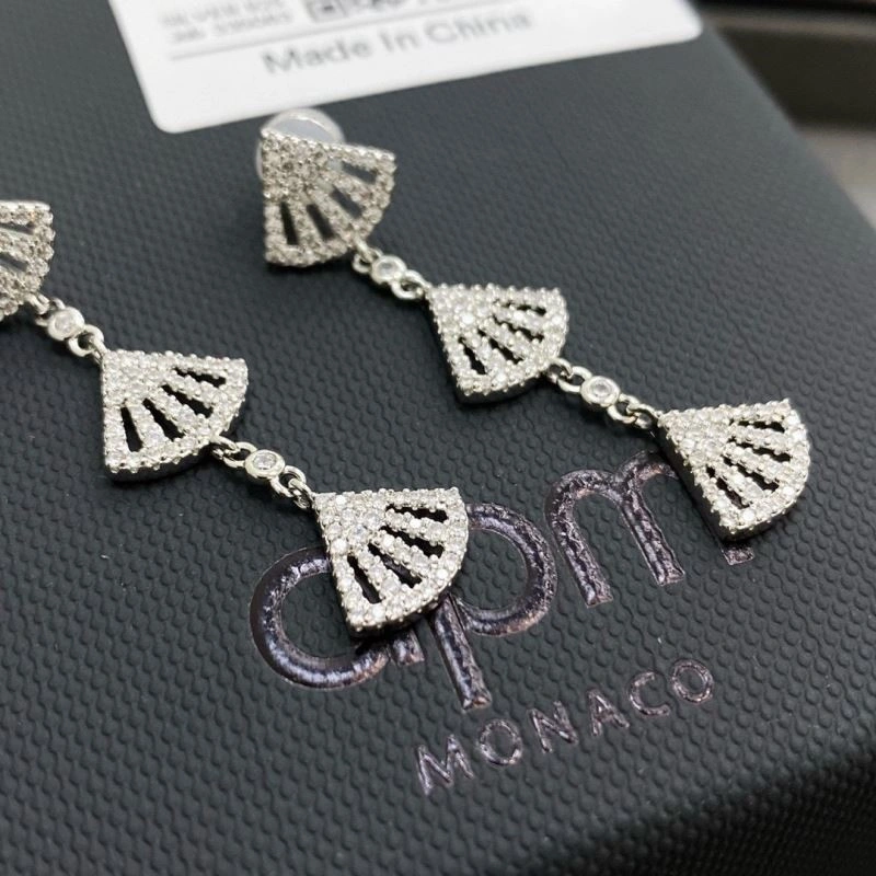 Versatile Apm Earrings 215094
