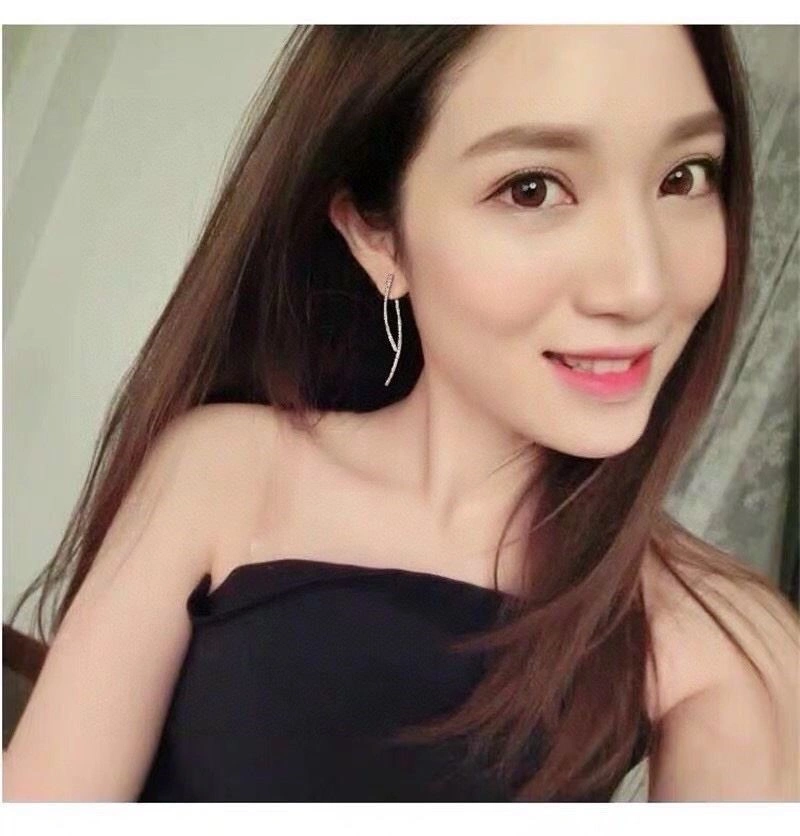 Apm Earrings Breathable 215040