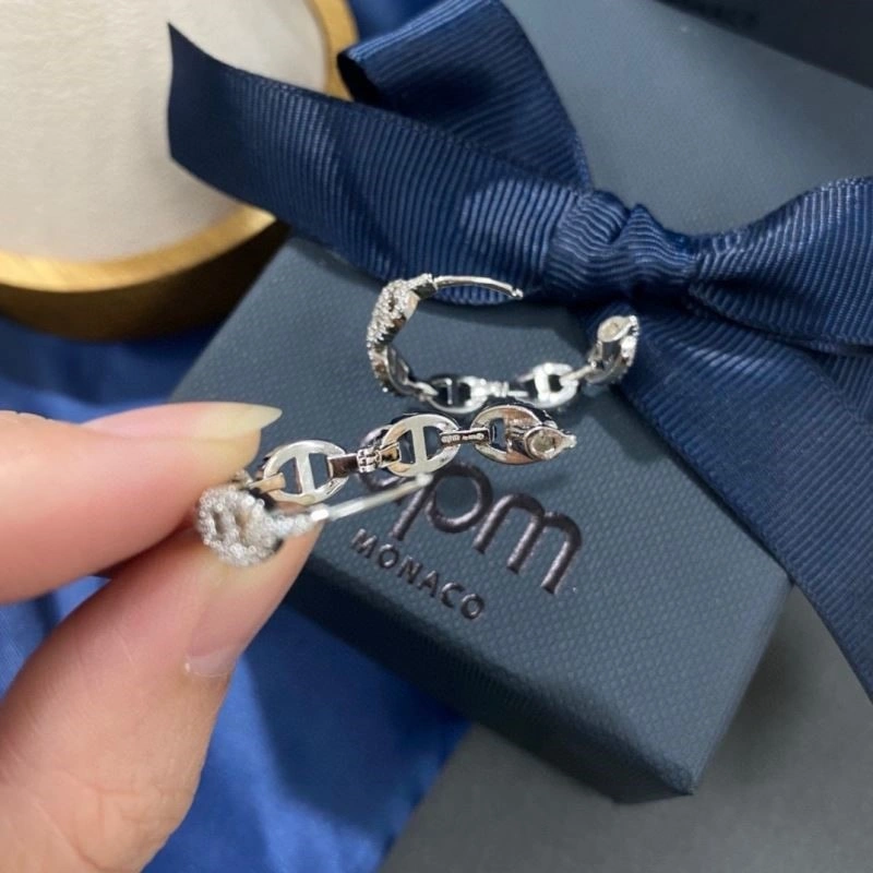 Versatile Apm Earrings 215042