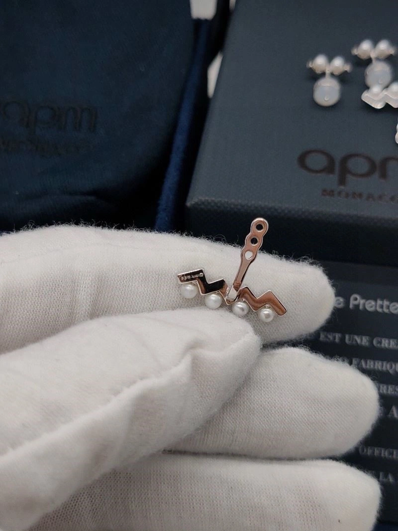 MoistureWicking Apm Earrings 215024
