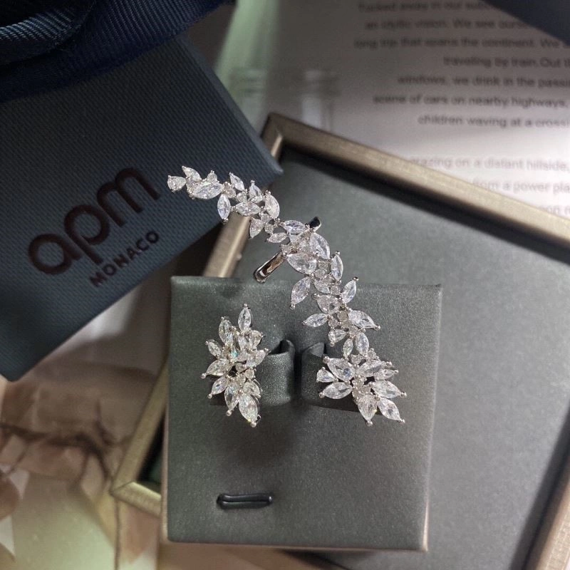 Apm Earrings Refined 215005