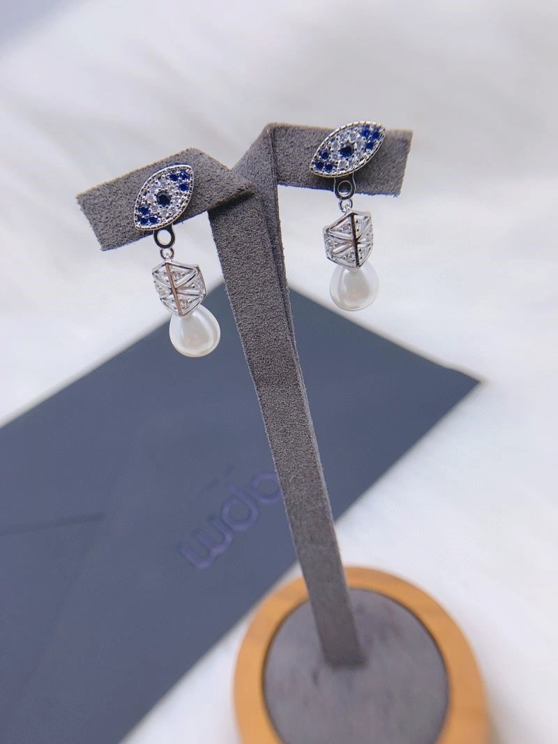 Apm Earrings Refined 215000