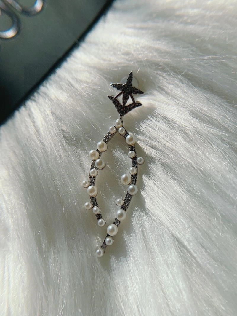 Apm Earrings Affordable 214914