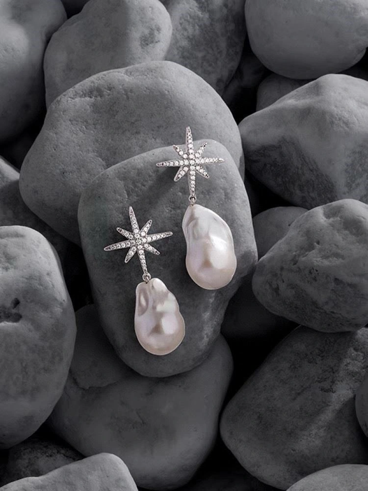 Sporty Apm Earrings 214788