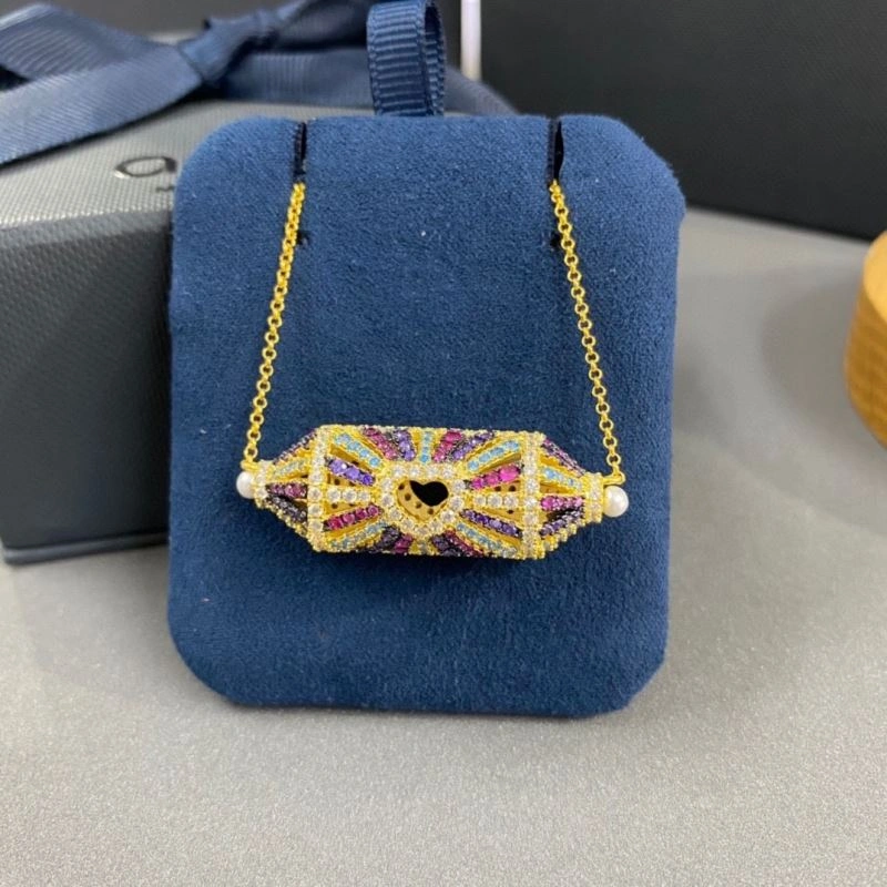 Apm Necklaces Youthful 215381