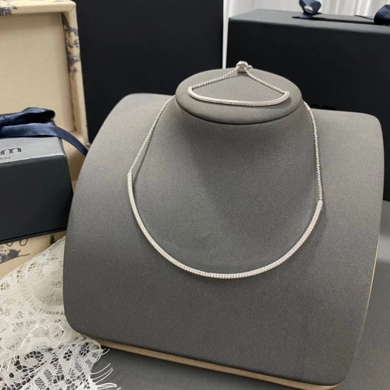 Seasonal Apm Necklaces 215414