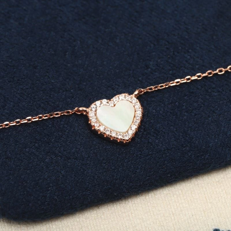 Apm Necklaces Compact 215339