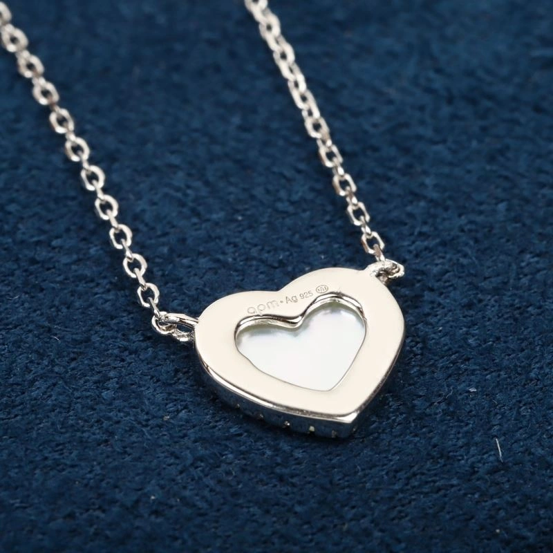 Apm Necklaces Functional 215342