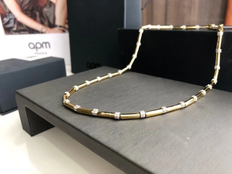Sporty Apm Necklaces 215185